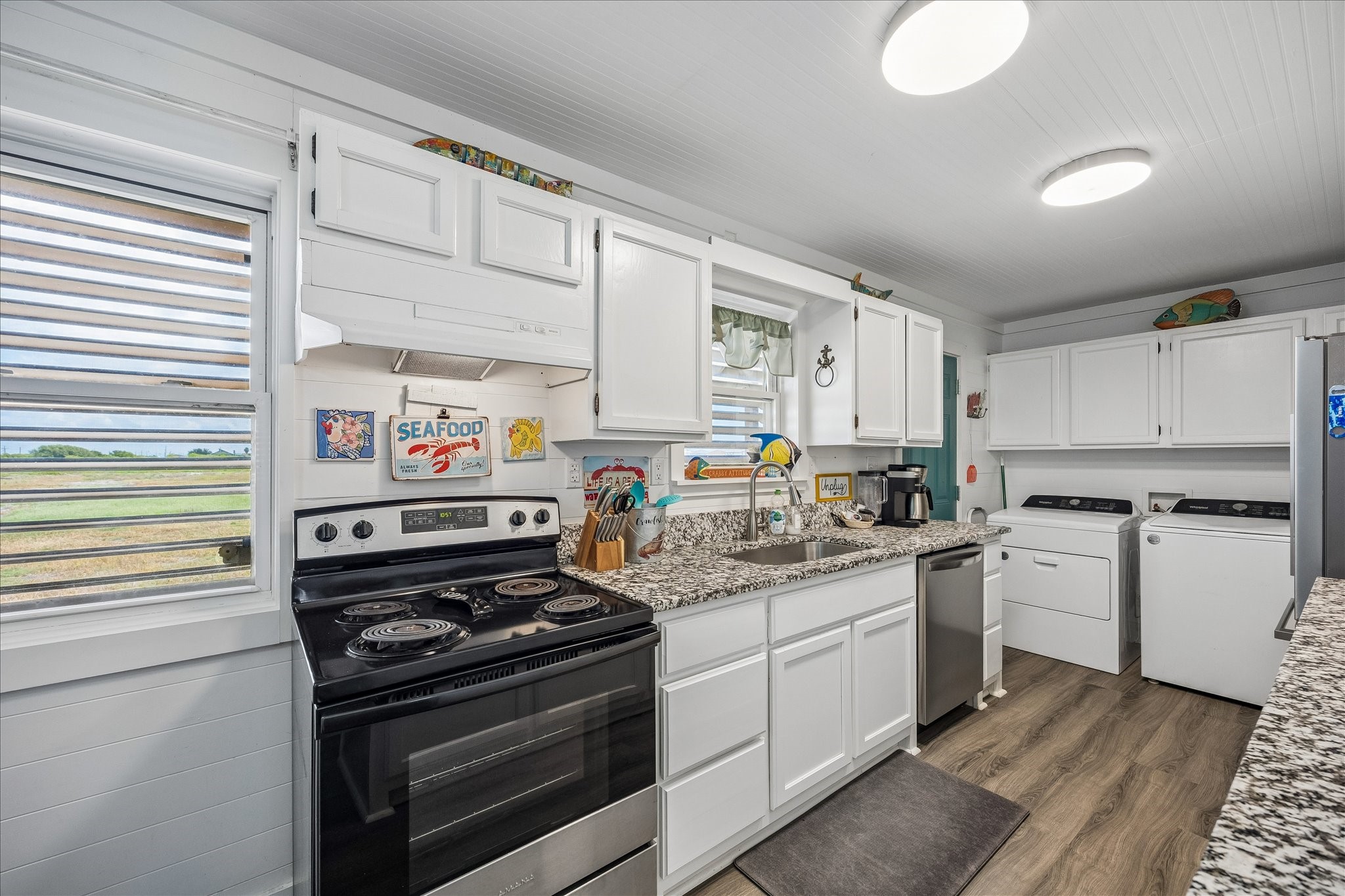 920 4th Street Property Photo 4