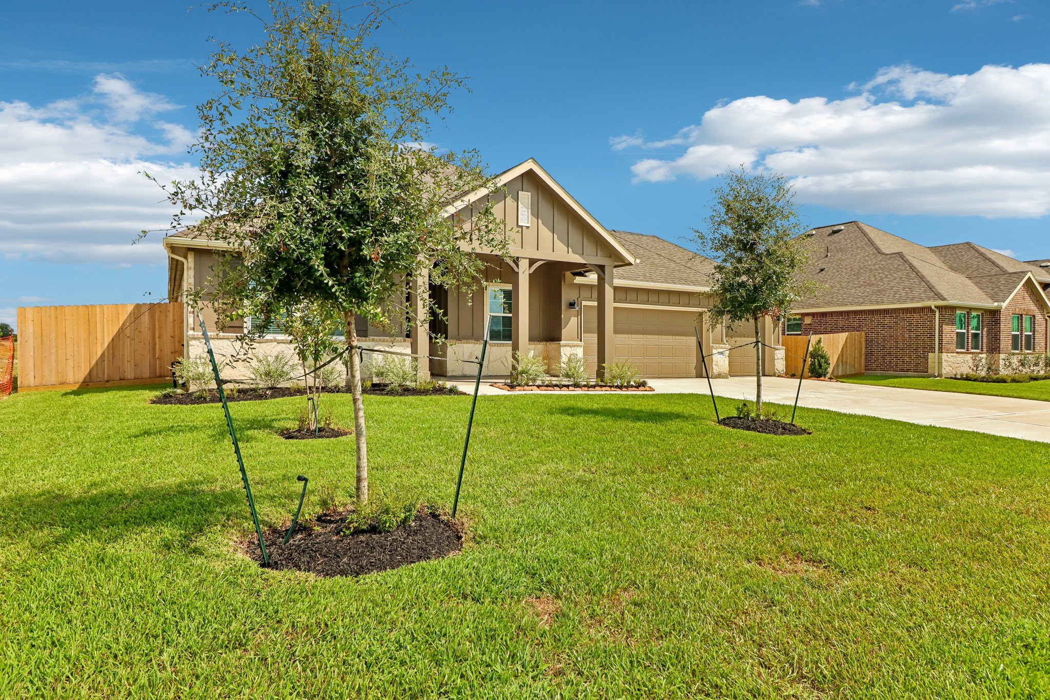 12406 Old Fashion Circle Property Photo 4