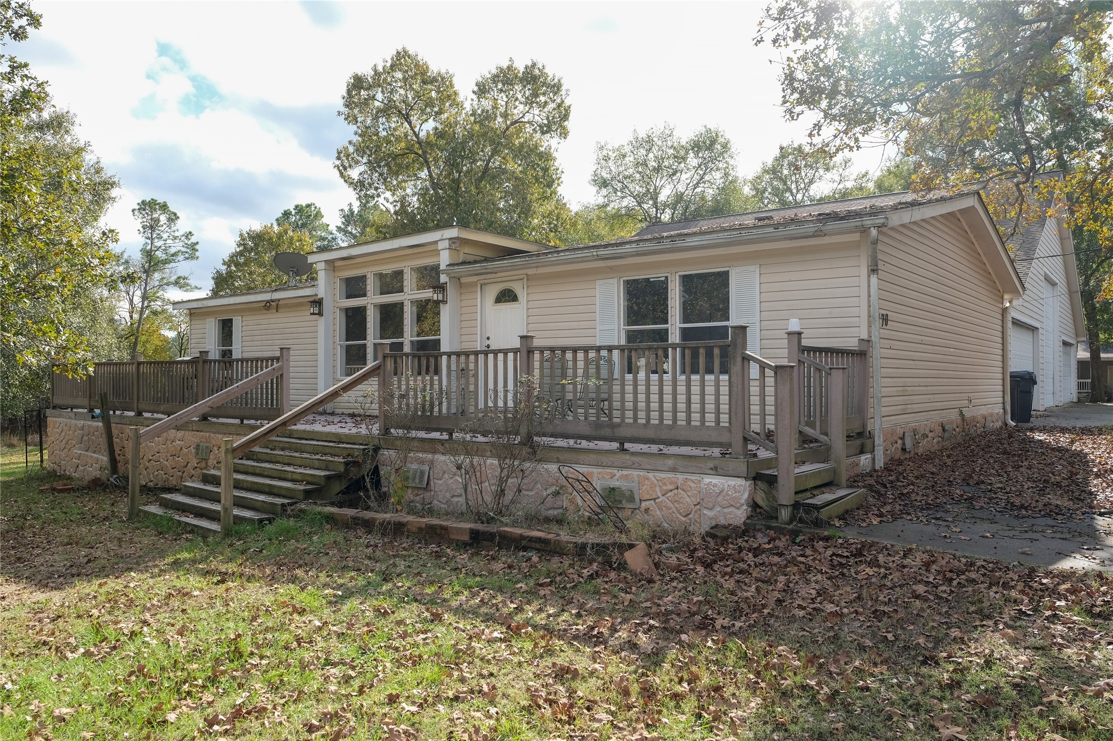 170 W Creek Property Photo 1