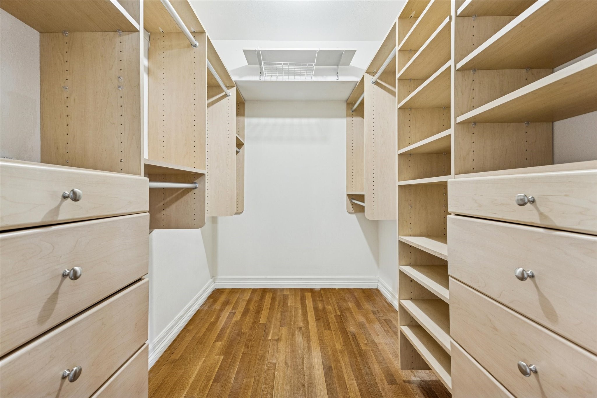 453 N Post Oak Lane Property Photo 11