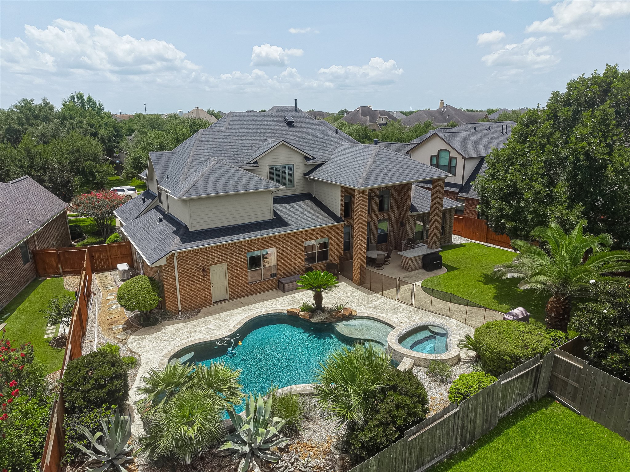 2414 Fairbreeze Drive Property Photo 1