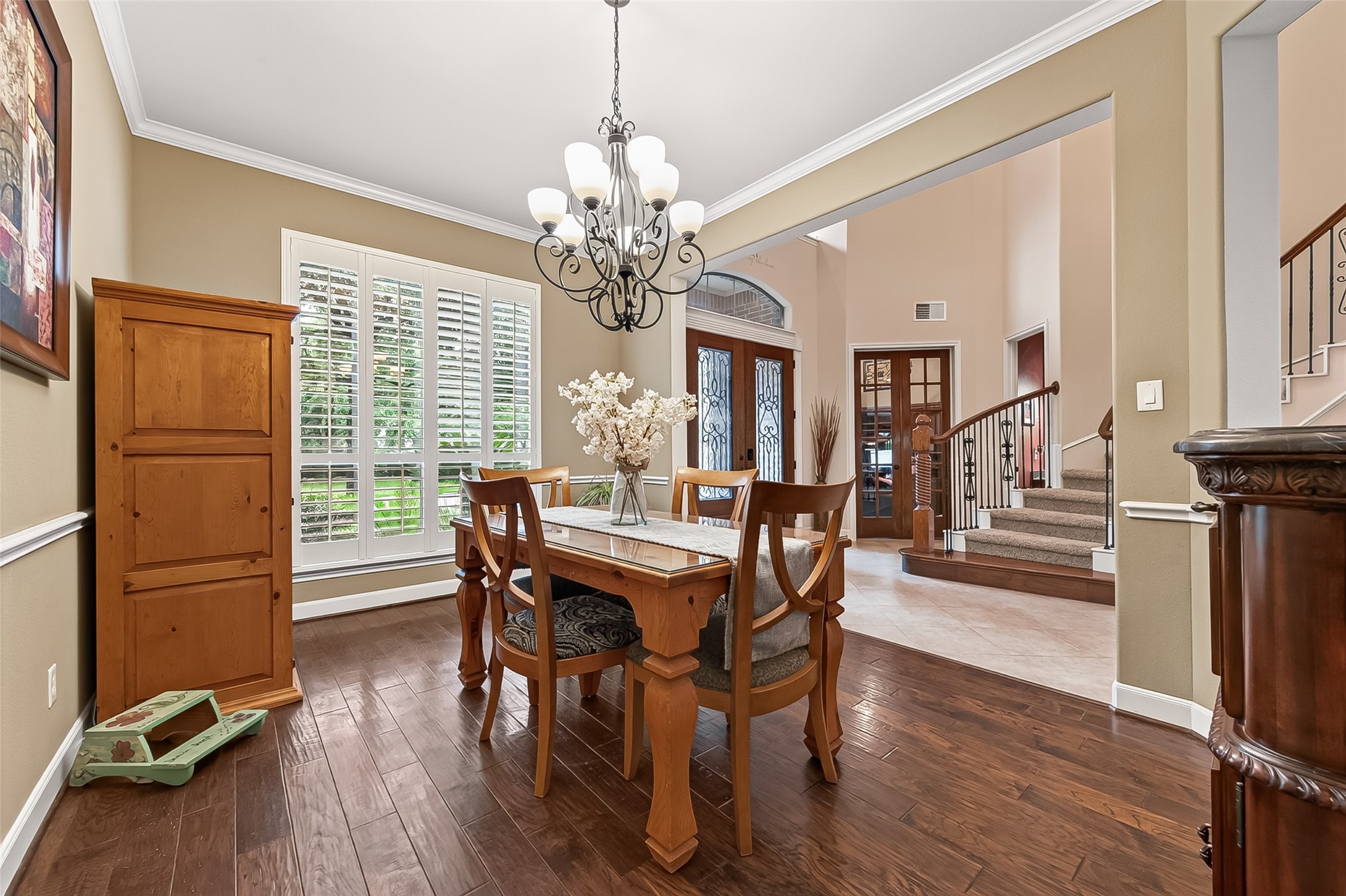 2414 Fairbreeze Drive Property Photo 8