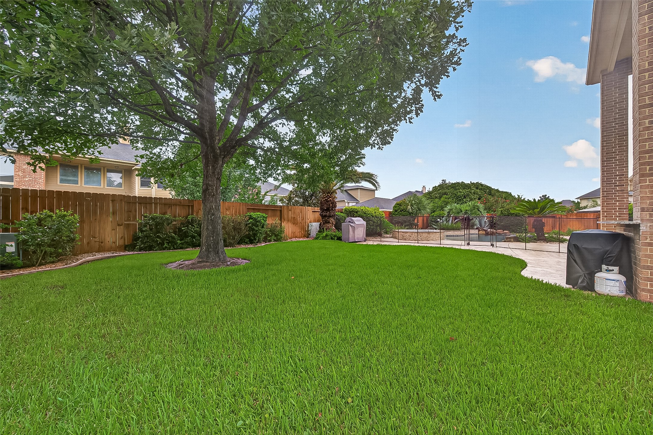 2414 Fairbreeze Drive Property Photo 45