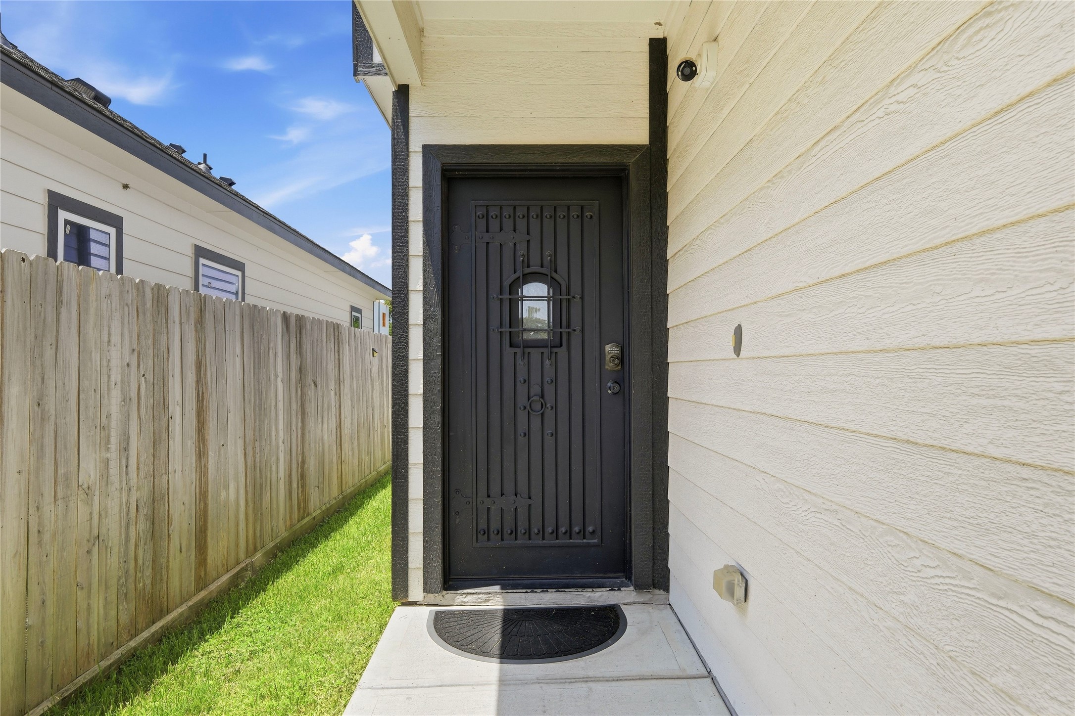 8419 Observatory Street Property Photo 3