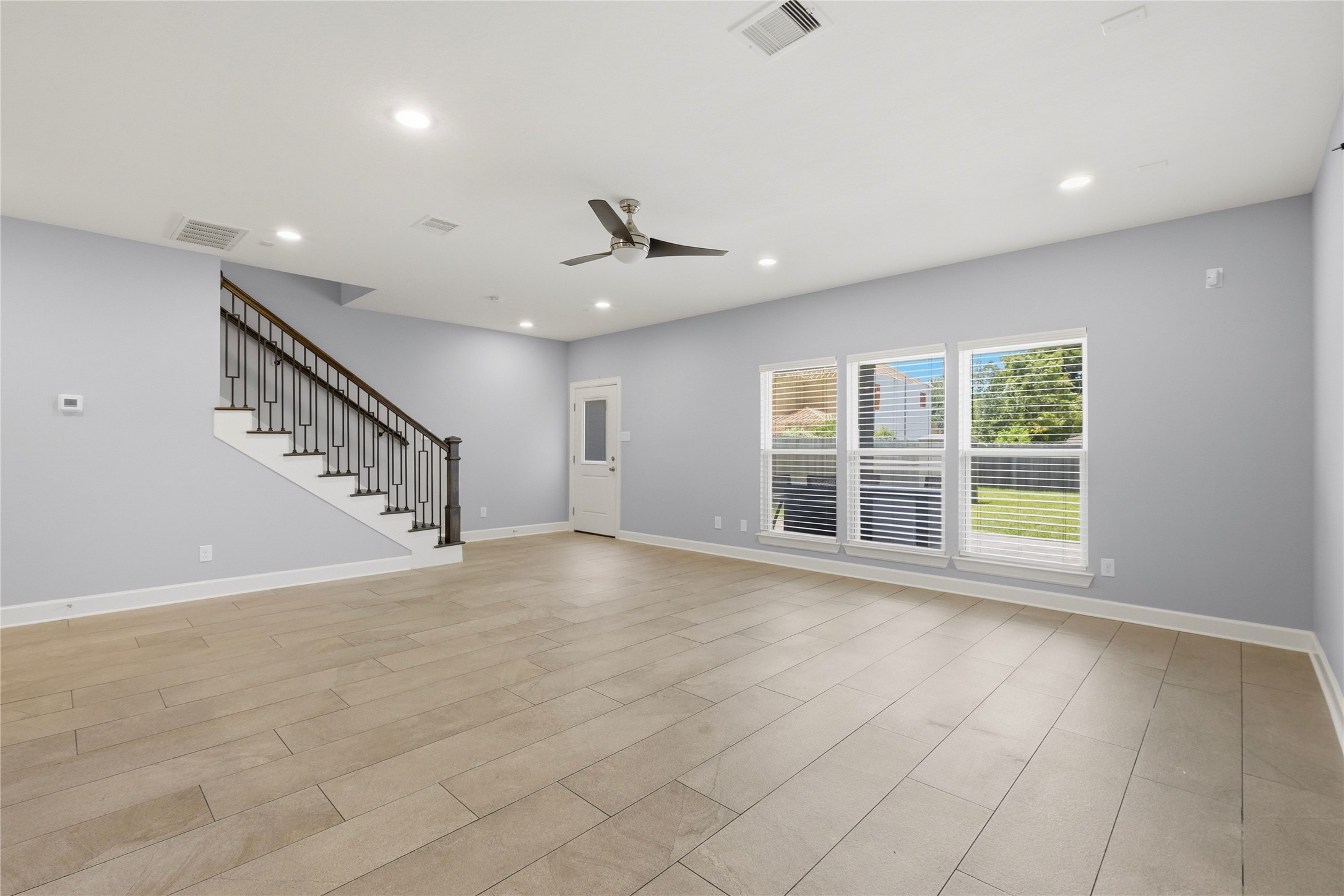 8419 Observatory Street Property Photo 6