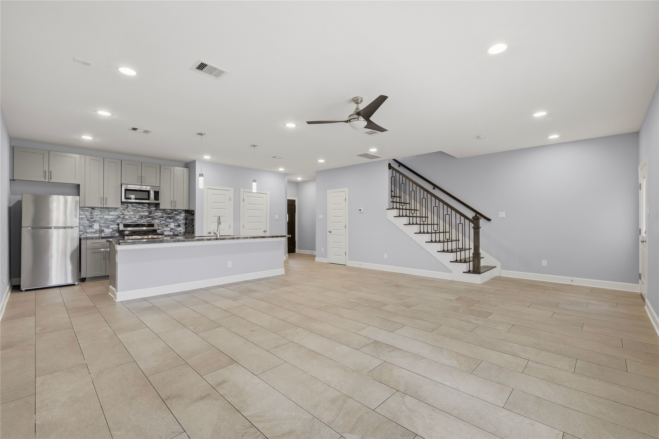 8419 Observatory Street Property Photo 7