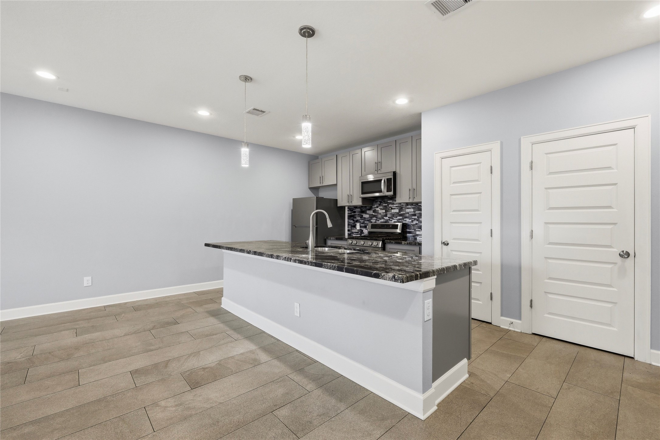 8419 Observatory Street Property Photo 10