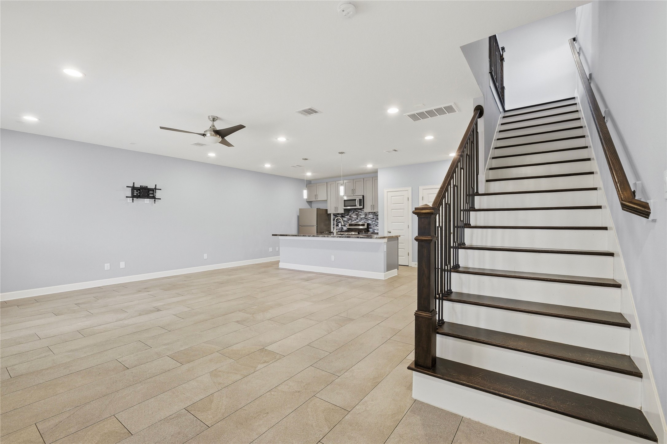 8419 Observatory Street Property Photo 11