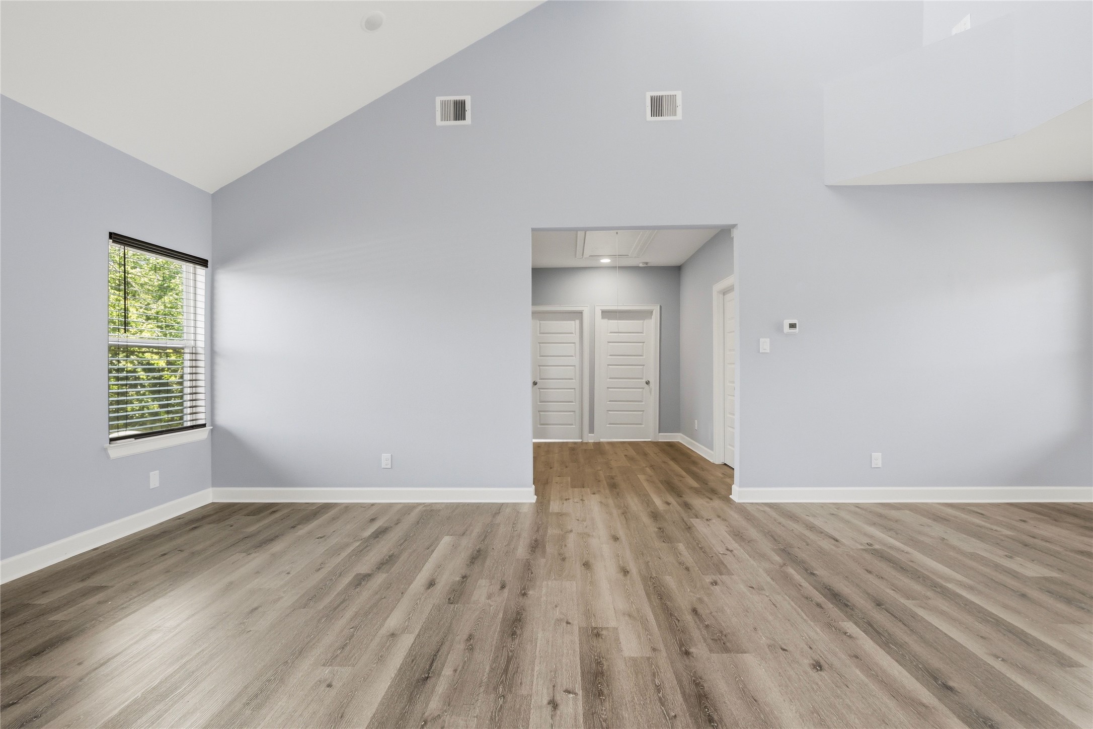 8419 Observatory Street Property Photo 14