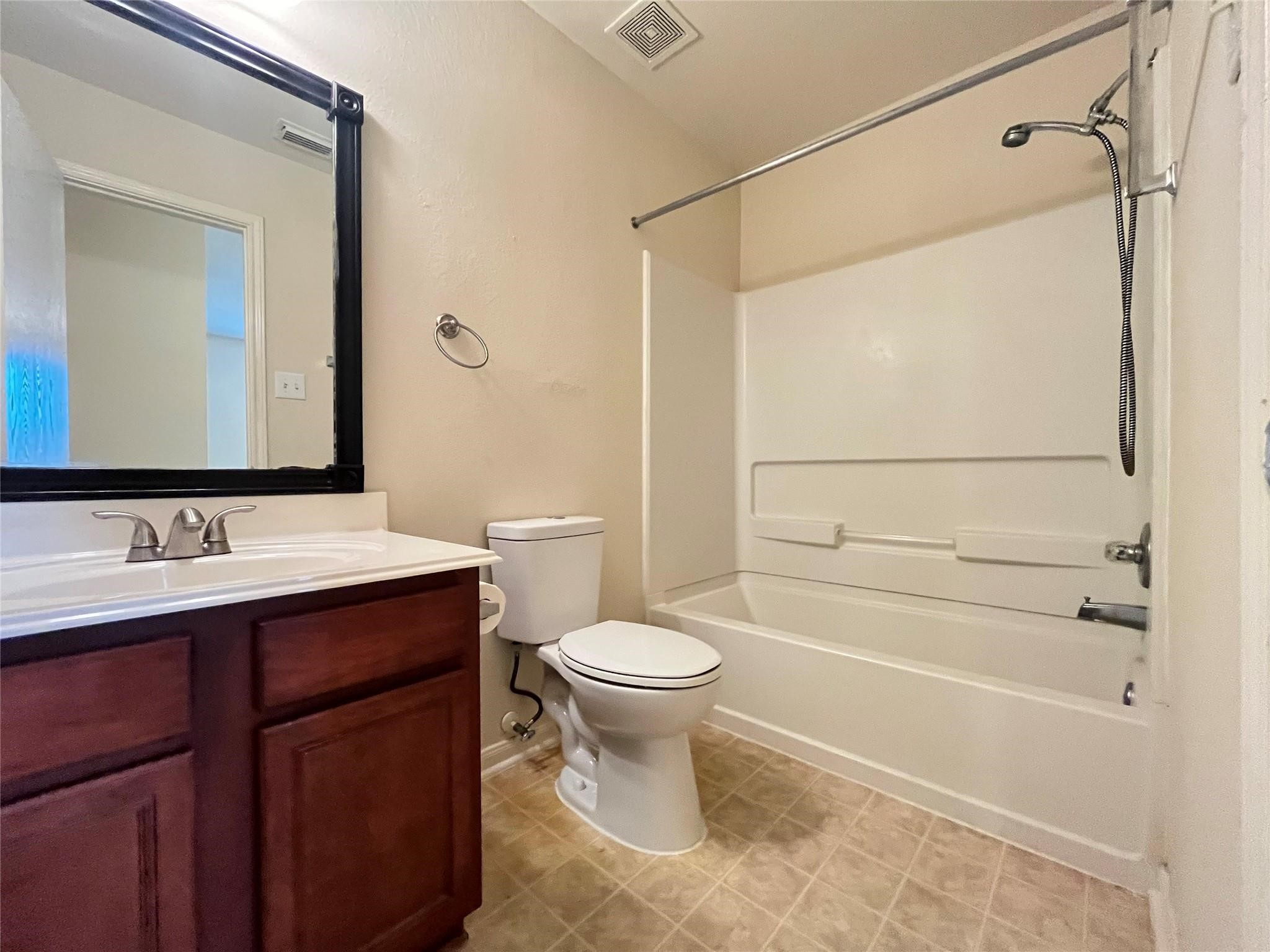 3215 Legends Hill Court Property Photo 7