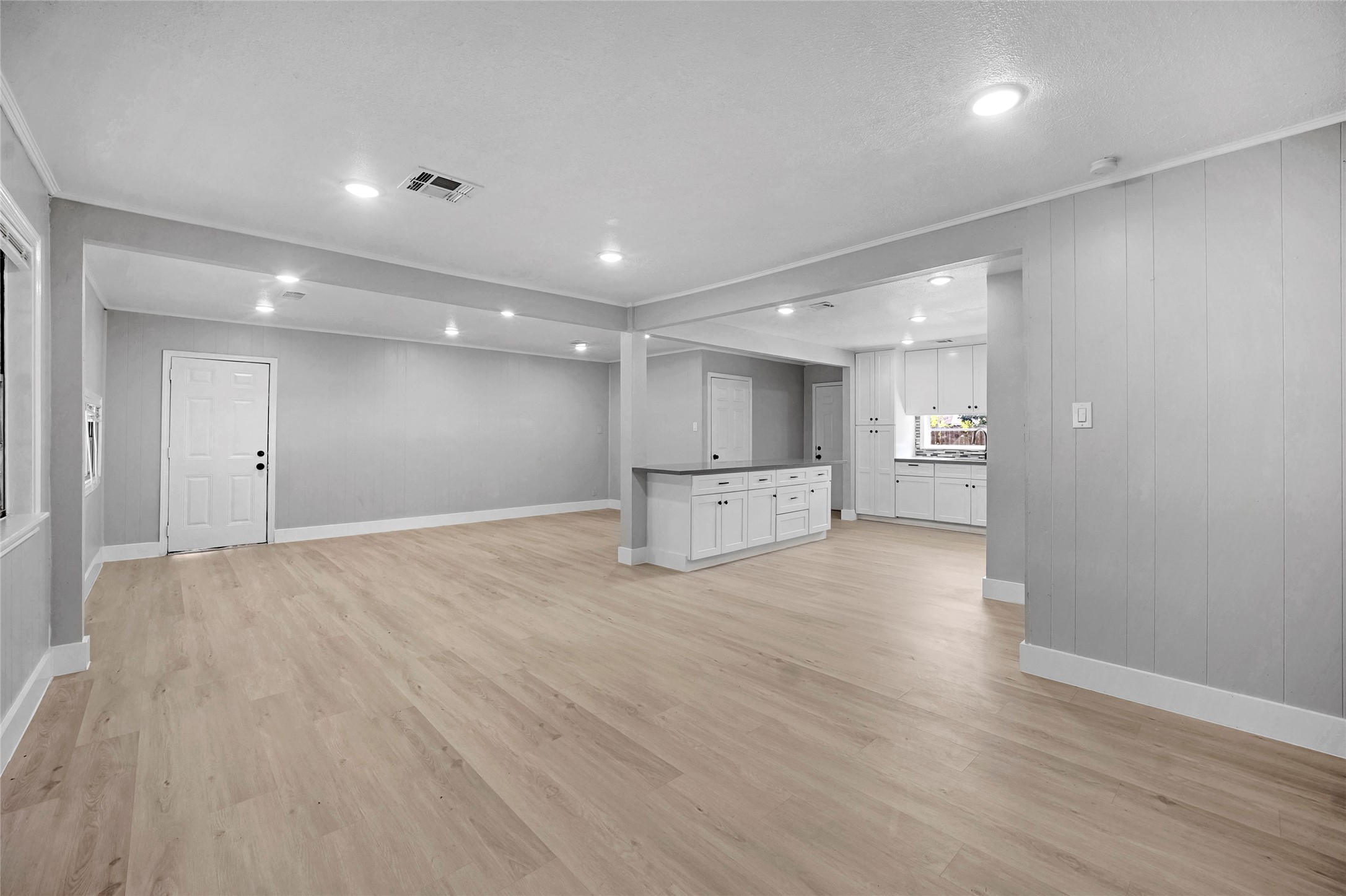 1308 Susan Street Property Photo 6