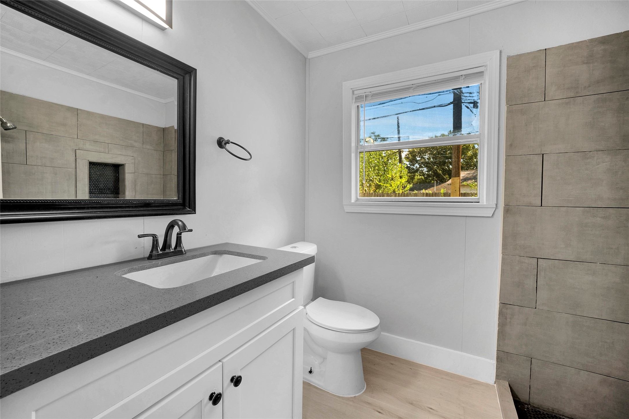 1308 Susan Street Property Photo 12