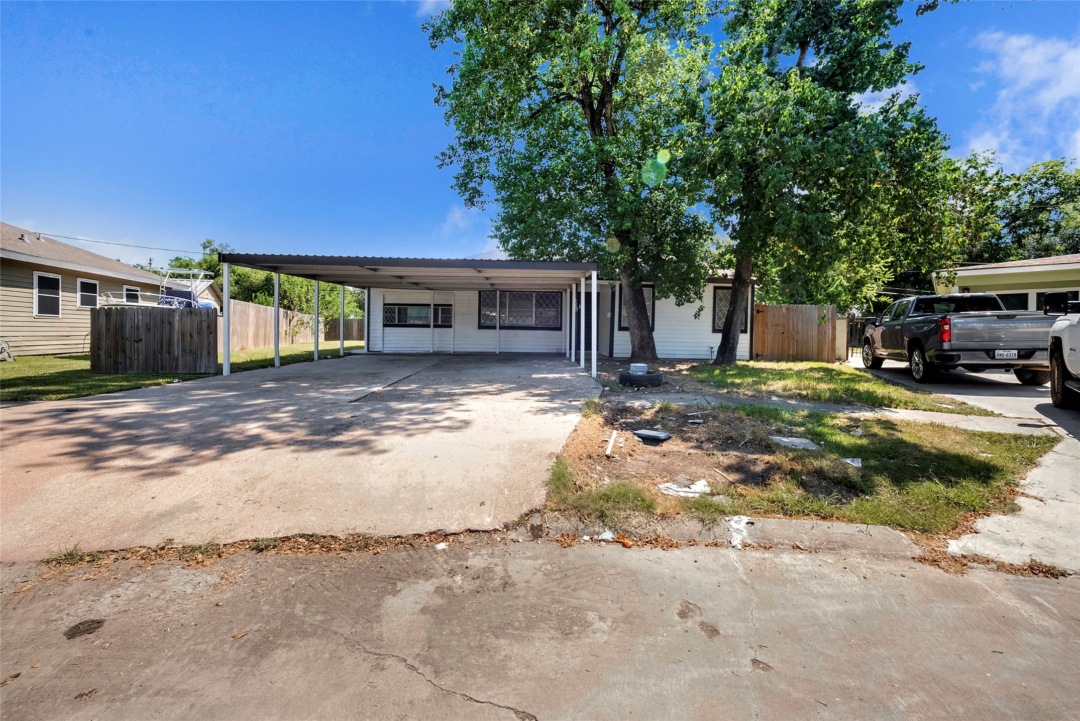 1308 Susan Street Property Photo 17