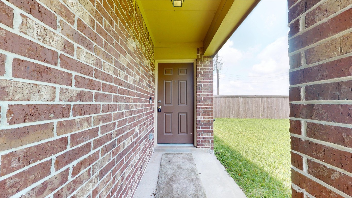 2102 Red Cedar Trail Property Photo 5