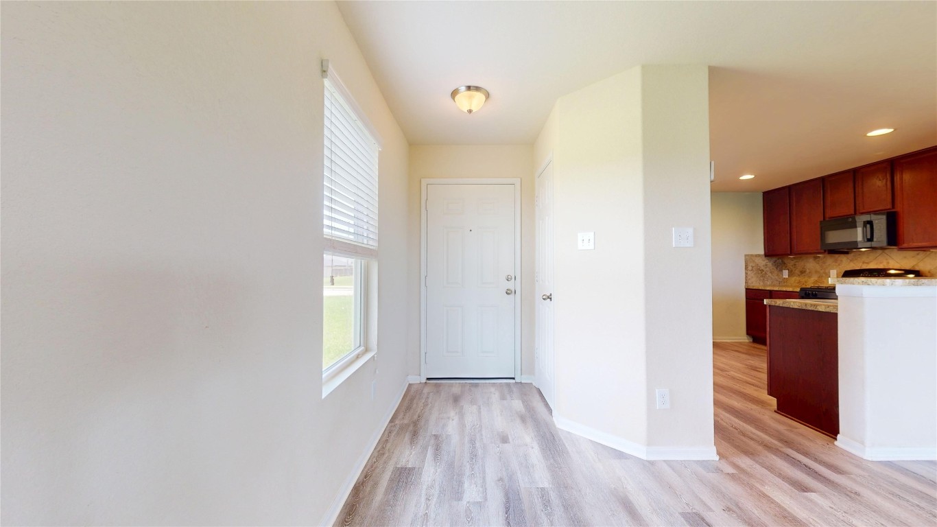 2102 Red Cedar Trail Property Photo 6