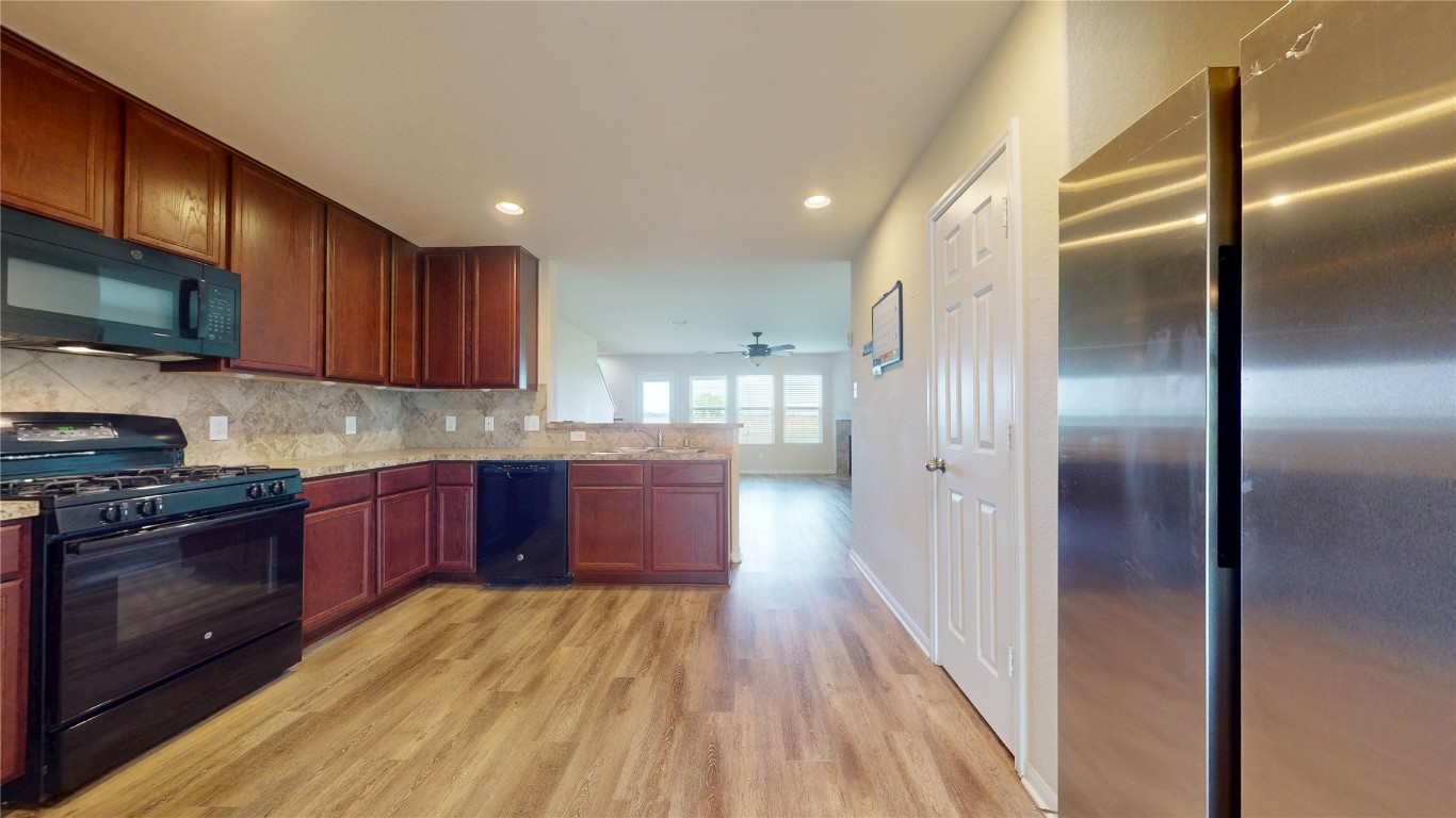 2102 Red Cedar Trail Property Photo 17
