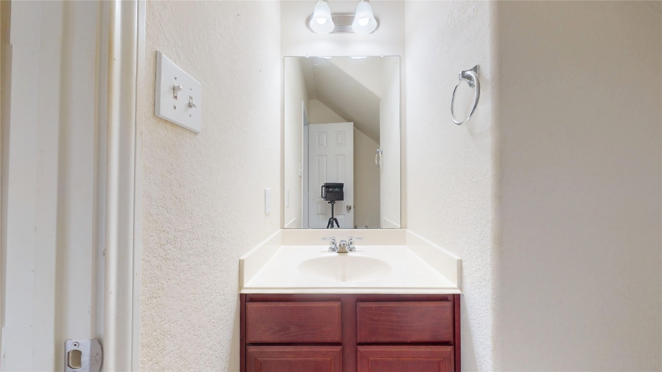 2102 Red Cedar Trail Property Photo 24