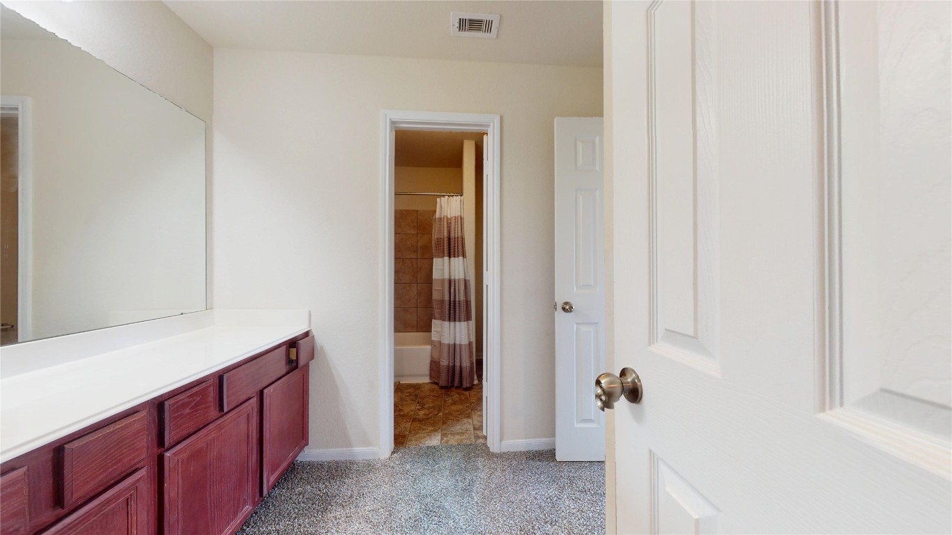 2102 Red Cedar Trail Property Photo 37