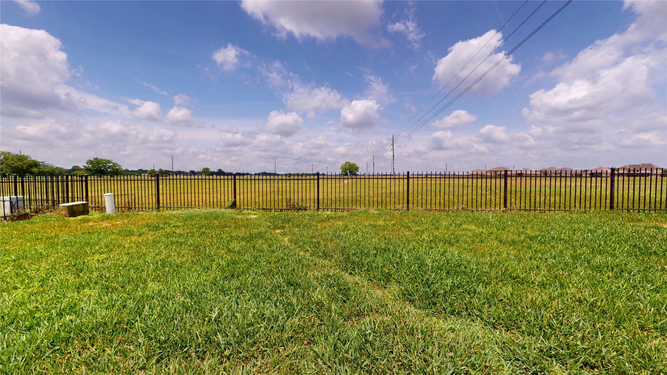 2102 Red Cedar Trail Property Photo 47