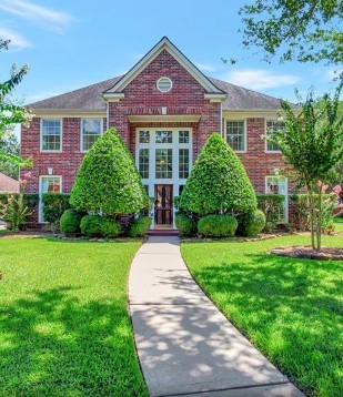2021 Lauren Lake Drive Property Photo 1