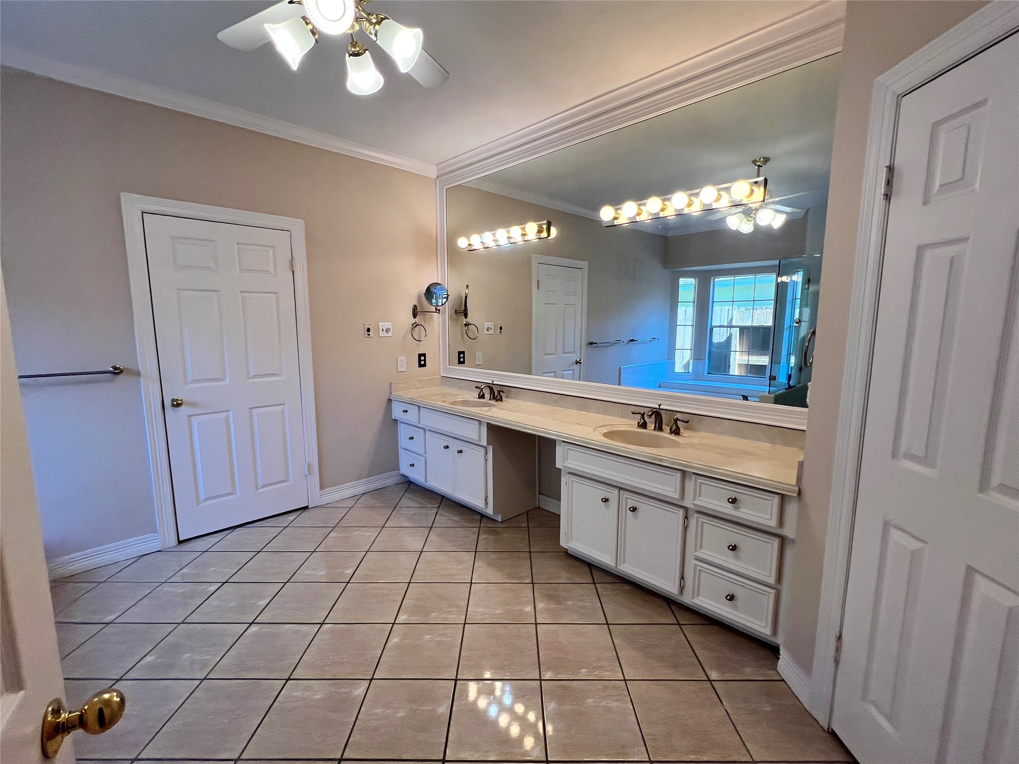 2021 Lauren Lake Drive Property Photo 22