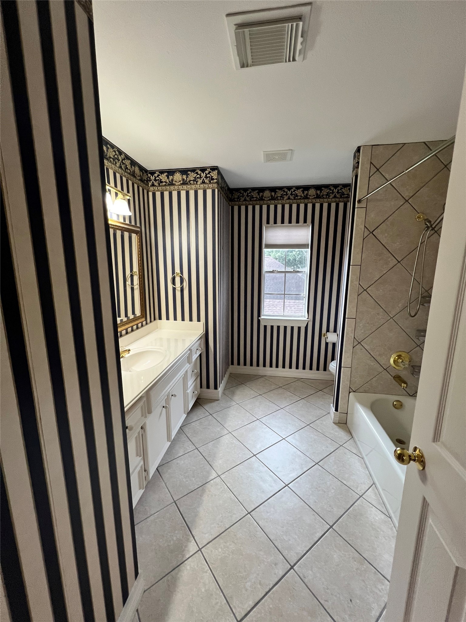2021 Lauren Lake Drive Property Photo 28