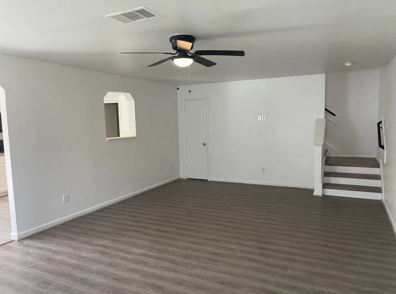 1943 Robcrest Way Property Photo 6