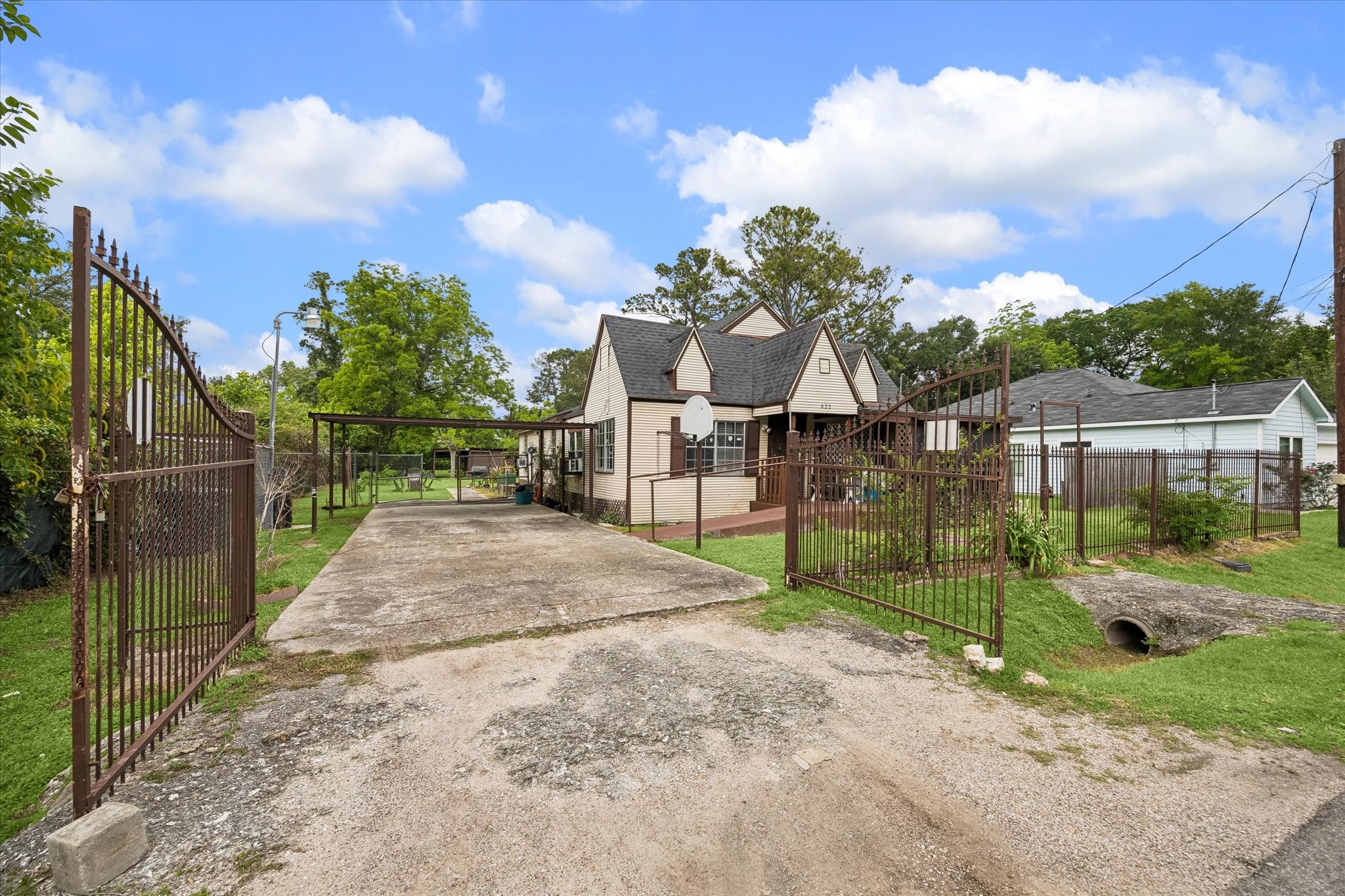 1022 Homer Street Property Photo 3