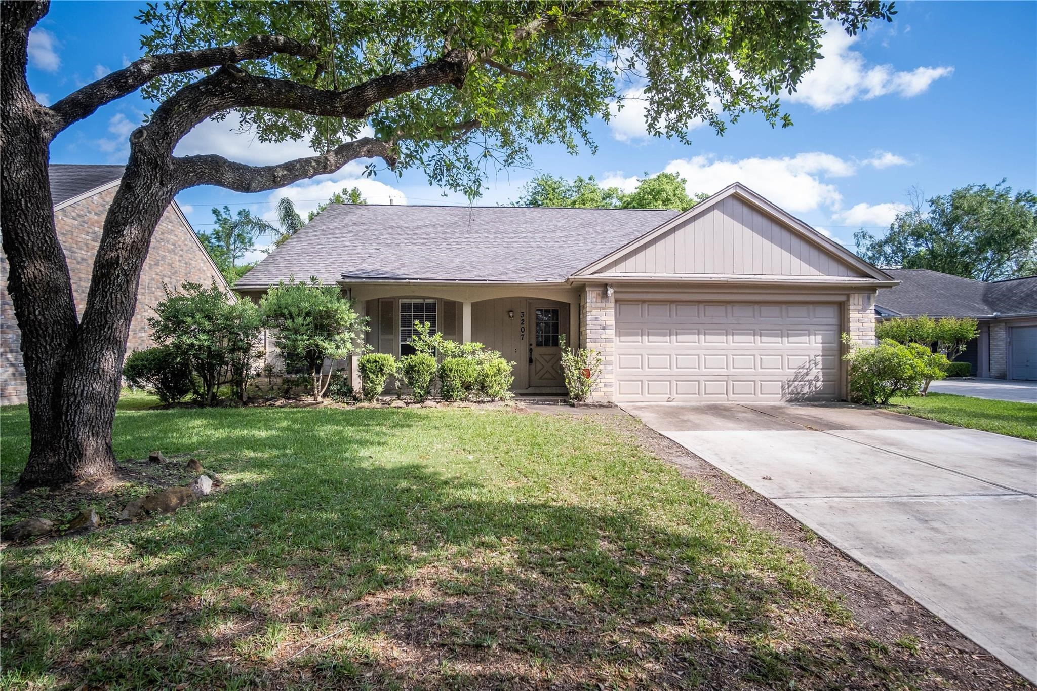 3207 Rimrock Drive Property Photo 1