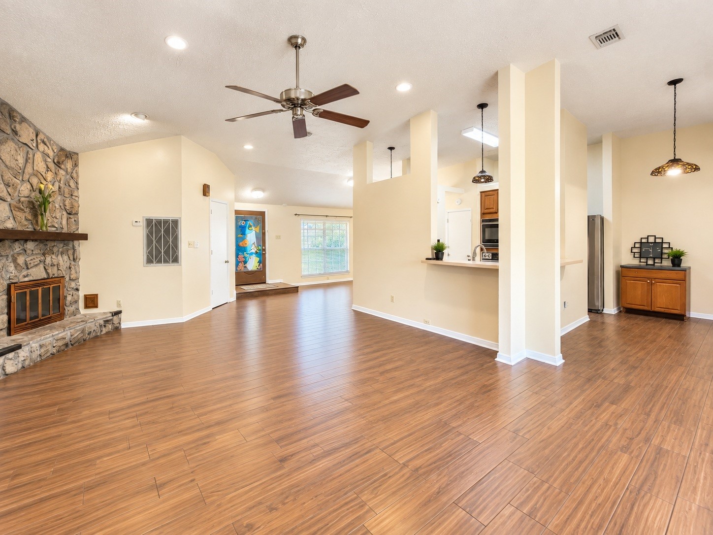 16802 Carbridge Drive Property Photo 2