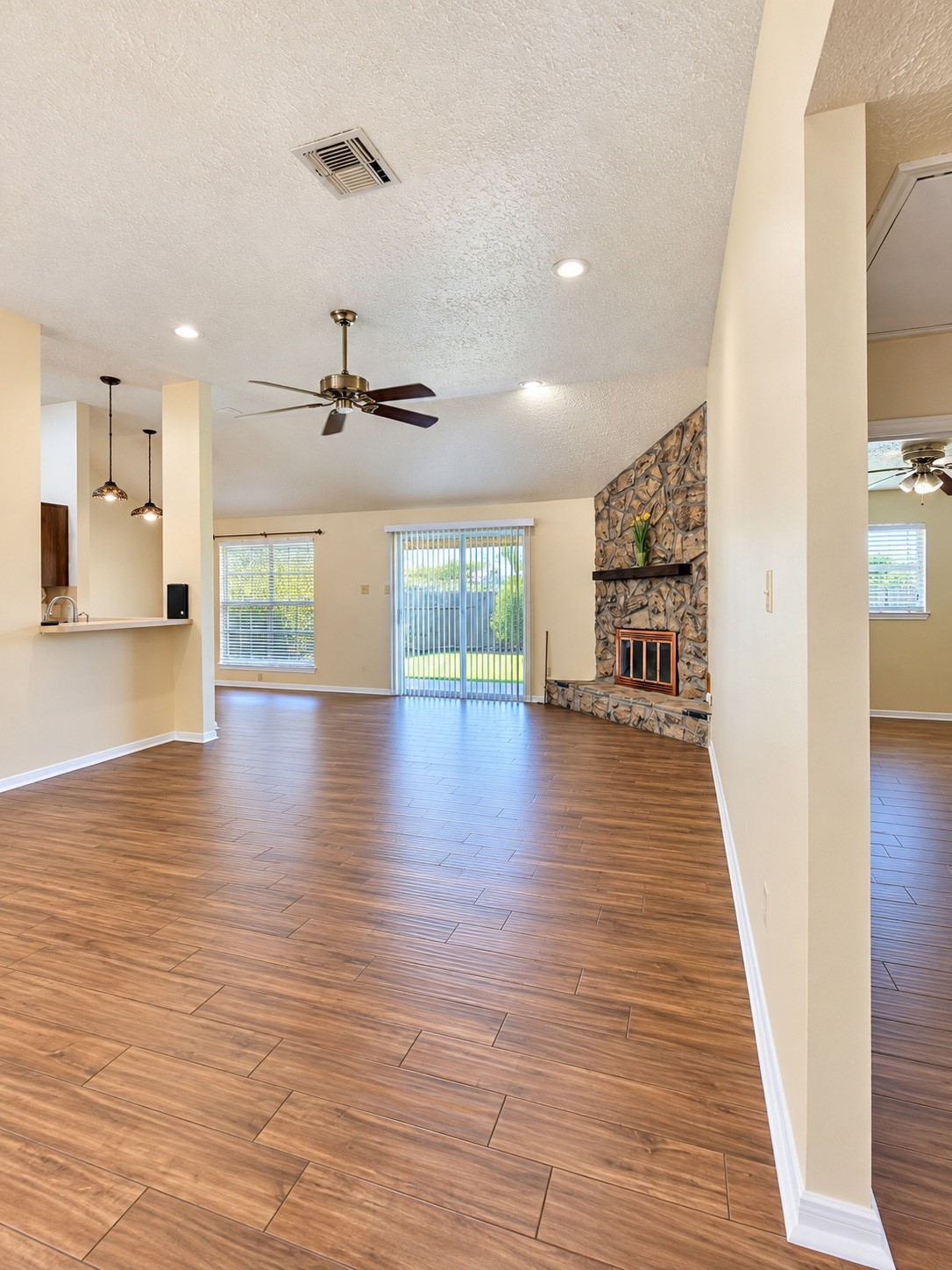 16802 Carbridge Drive Property Photo 6