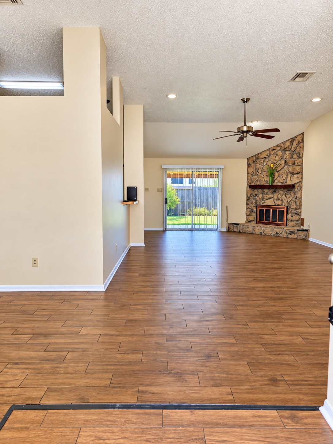 16802 Carbridge Drive Property Photo 9