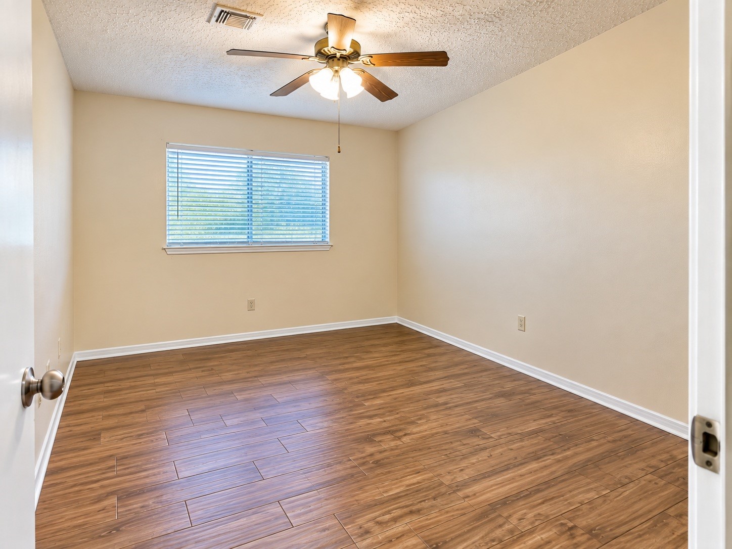 16802 Carbridge Drive Property Photo 12