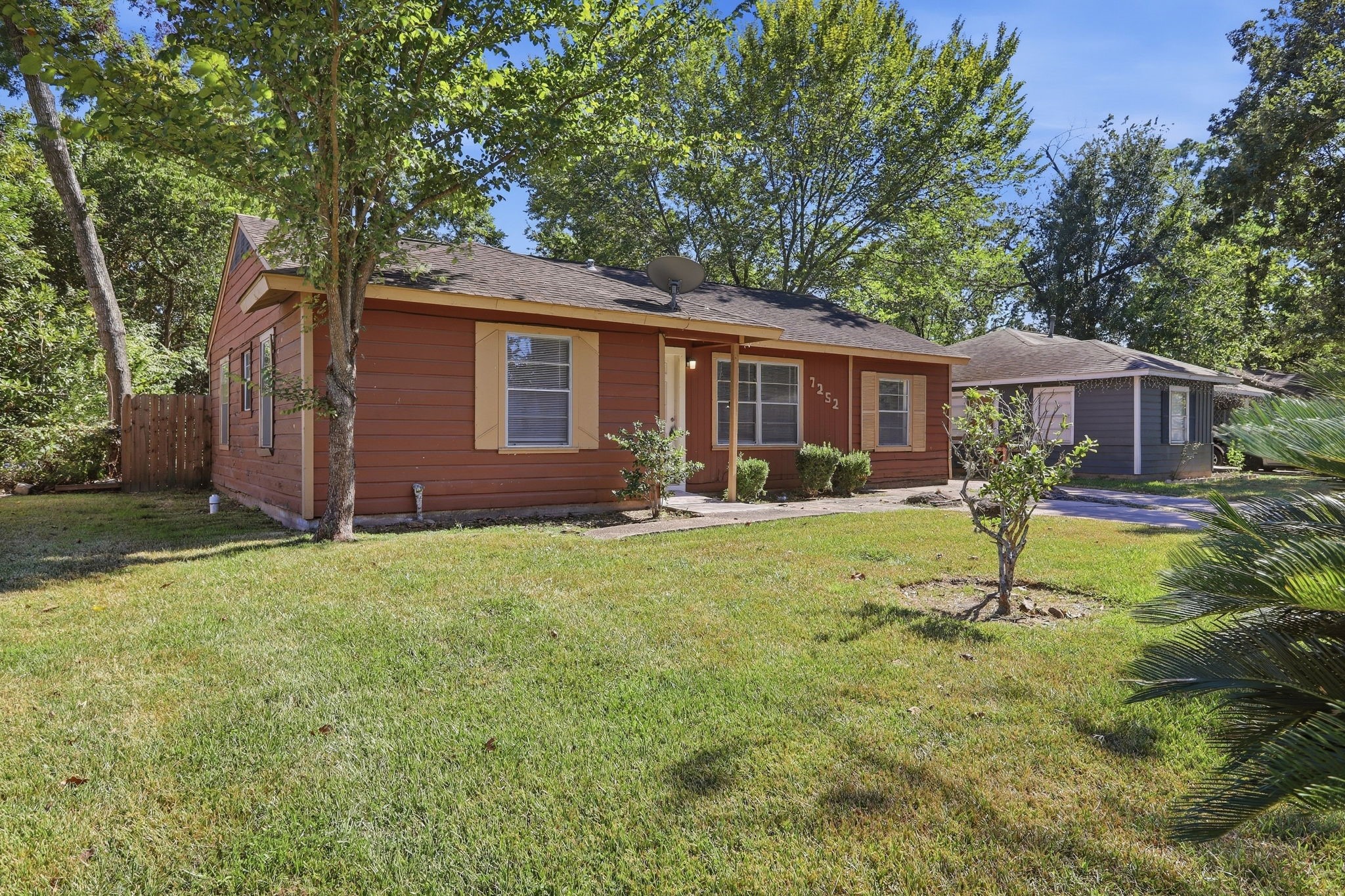 7252 Yoe Street Property Photo 1