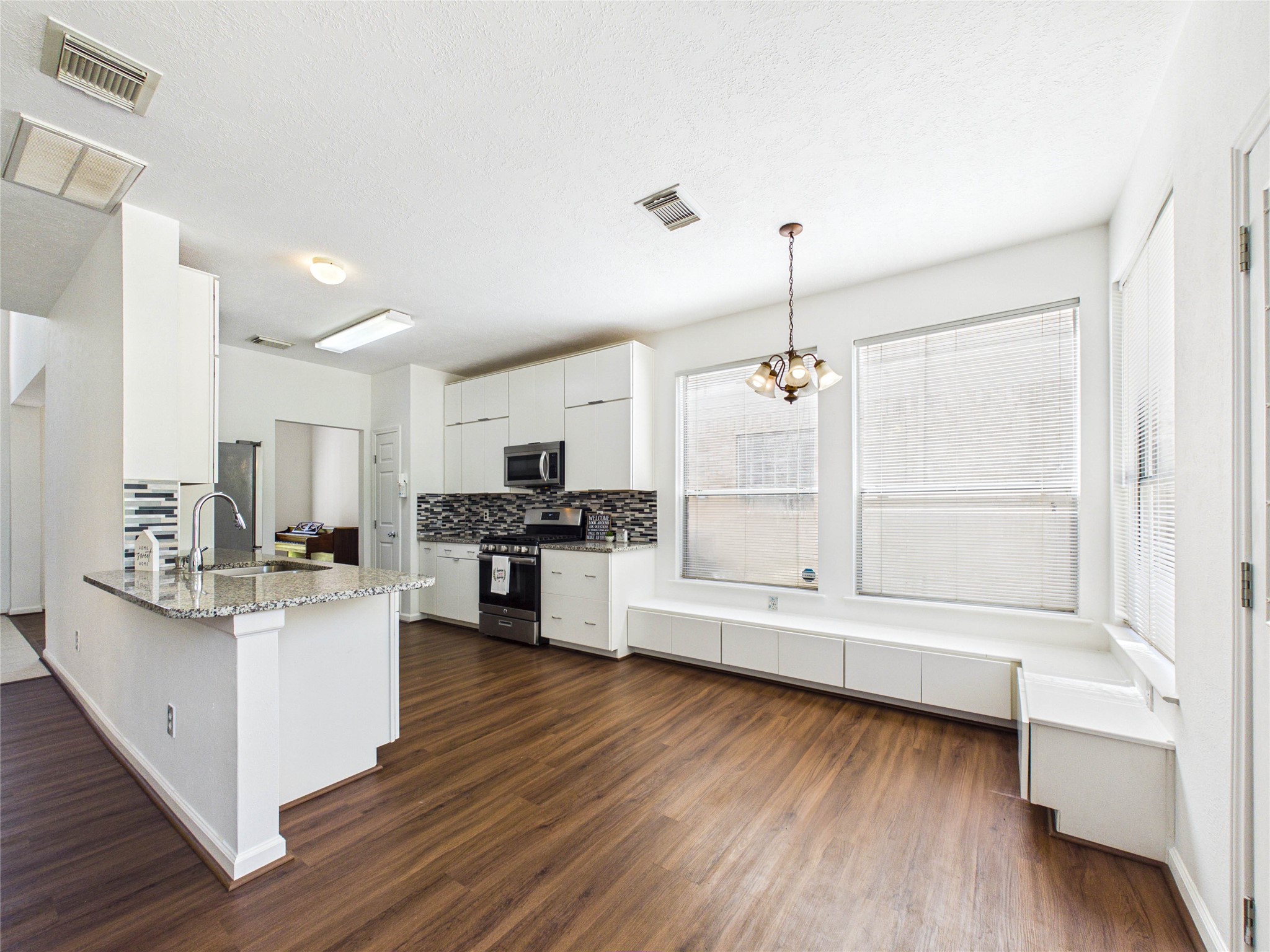 3006 Bay Breeze Drive Property Photo 11