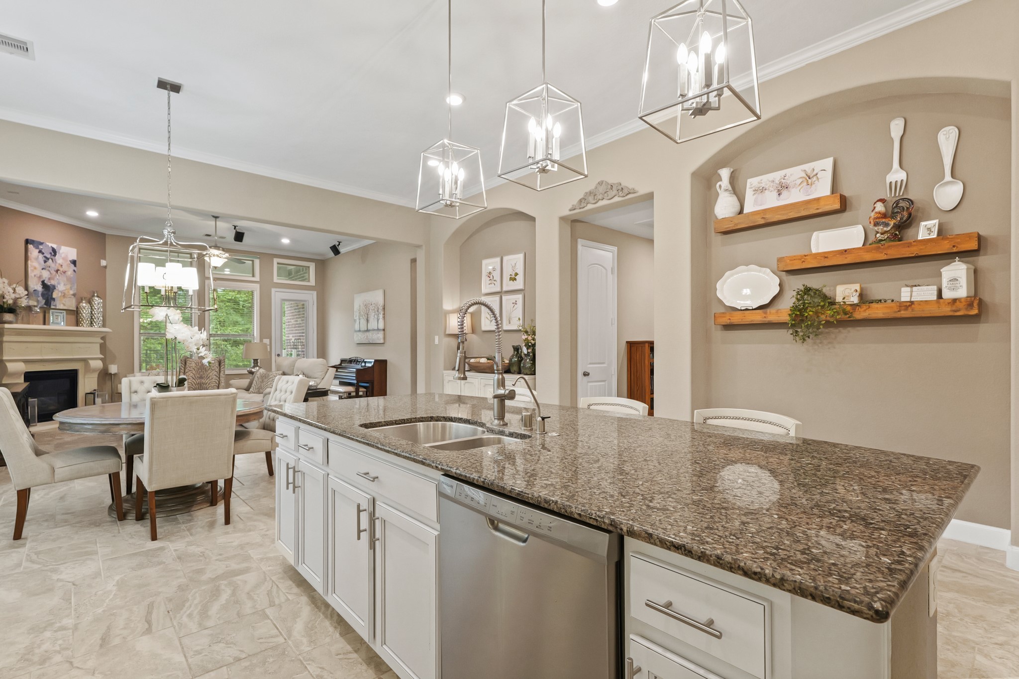 514 Pearl View Lane Property Photo 7