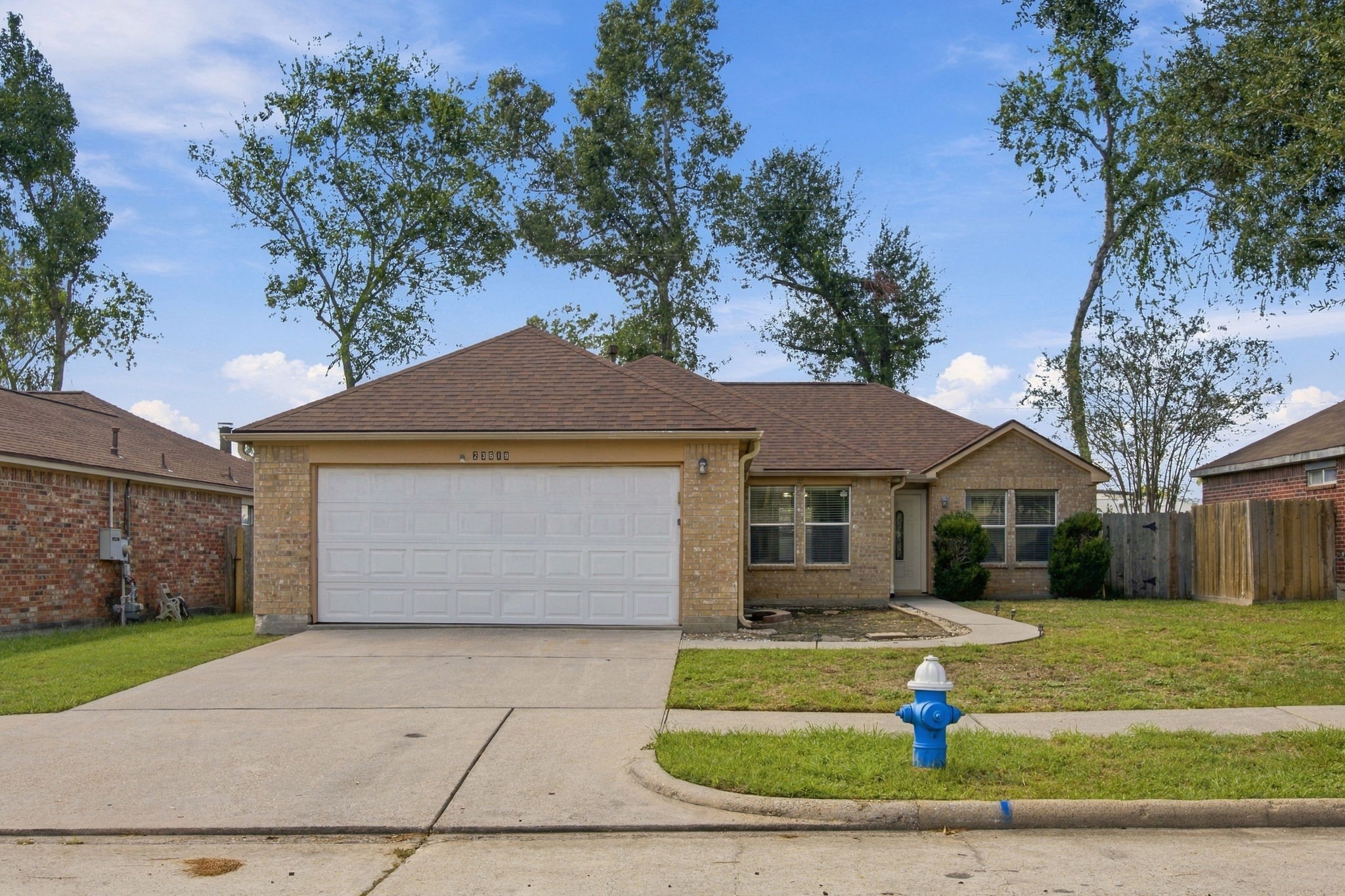 23619 Summer Pine Drive Property Photo 1