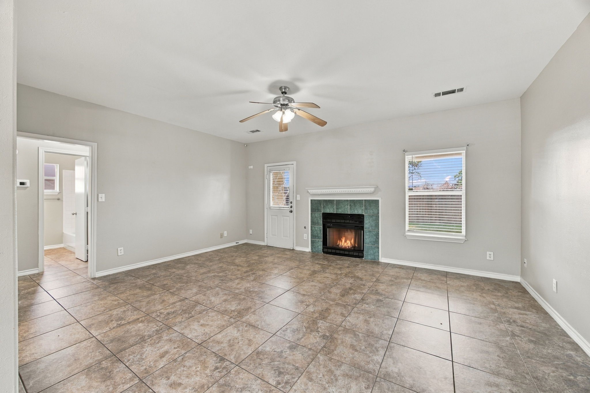 23619 Summer Pine Drive Property Photo 2
