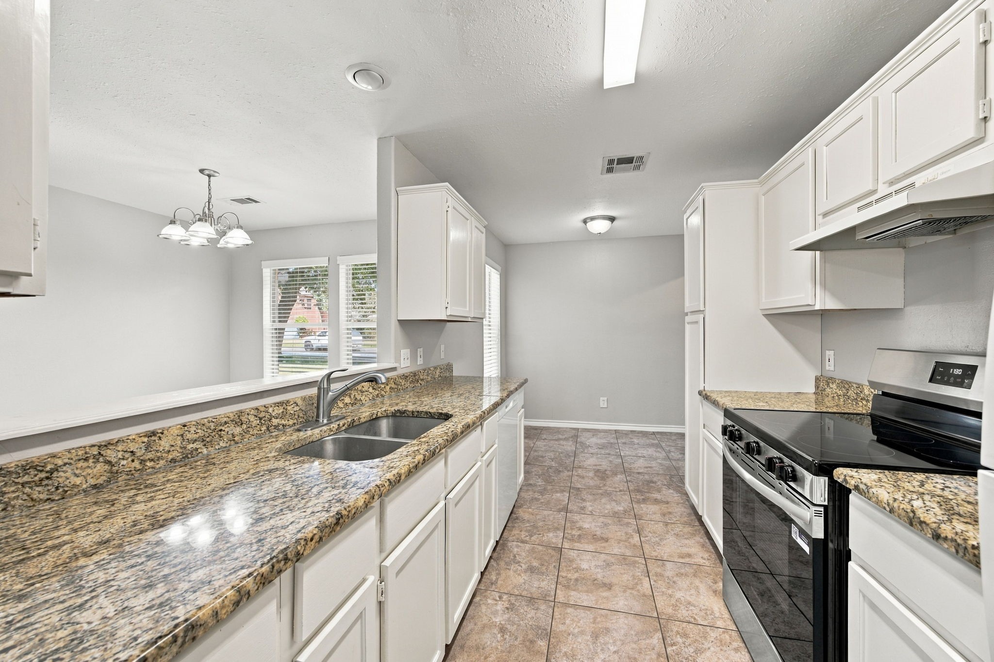 23619 Summer Pine Drive Property Photo 10