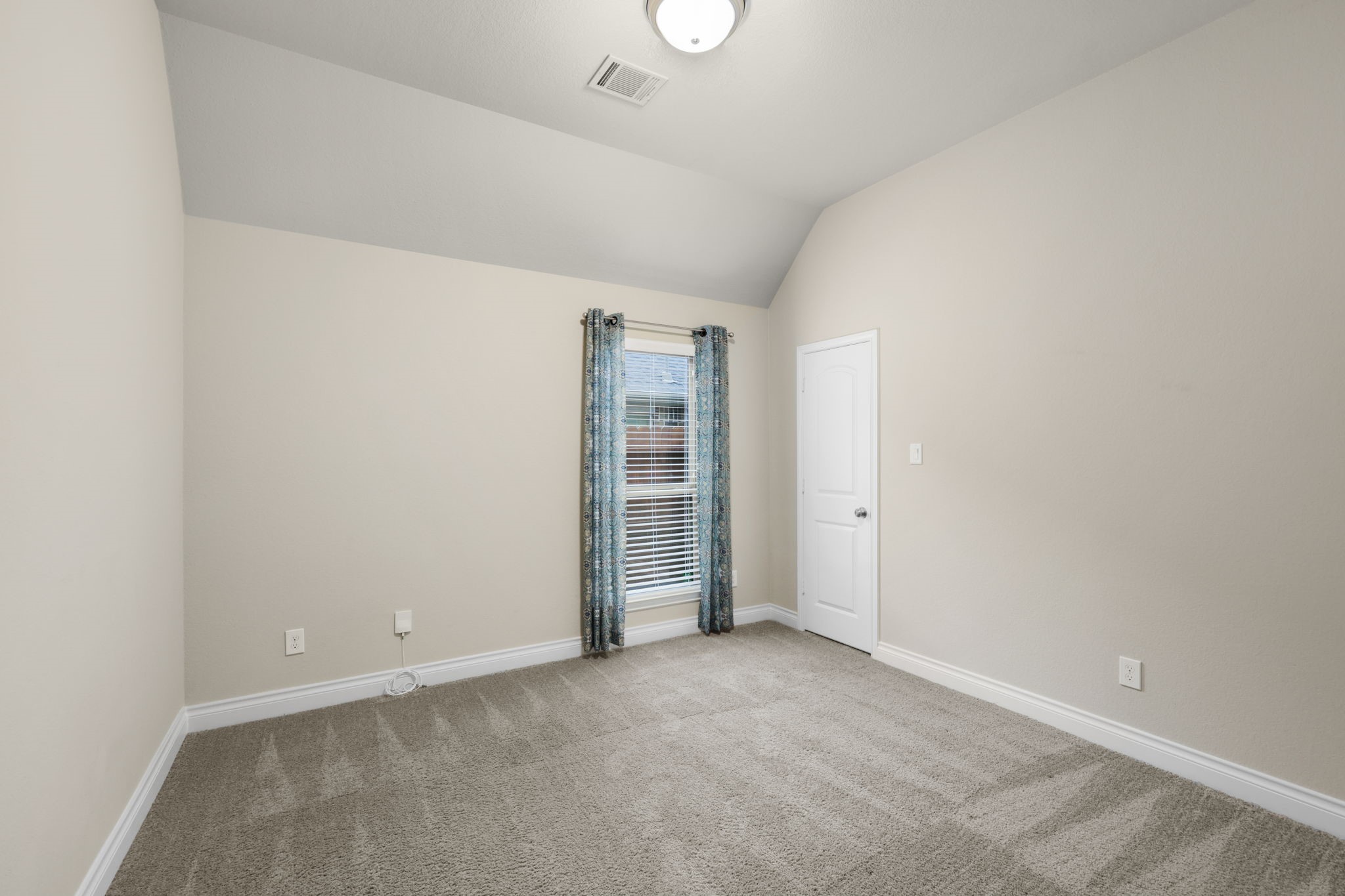 5615 Alexan Crest Drive Property Photo 12