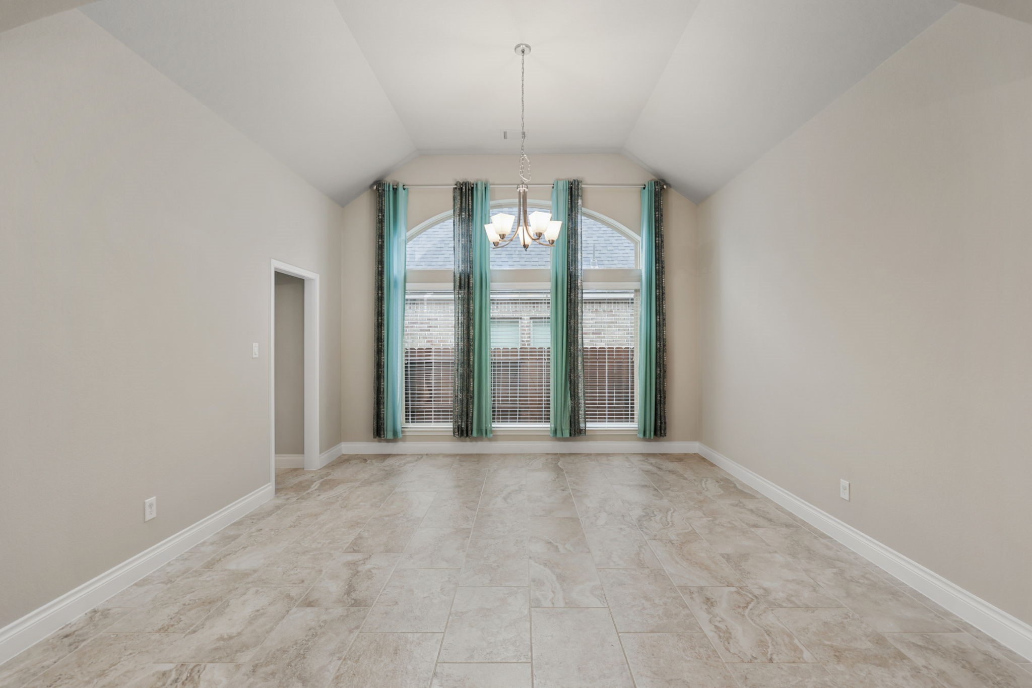 5615 Alexan Crest Drive Property Photo 13
