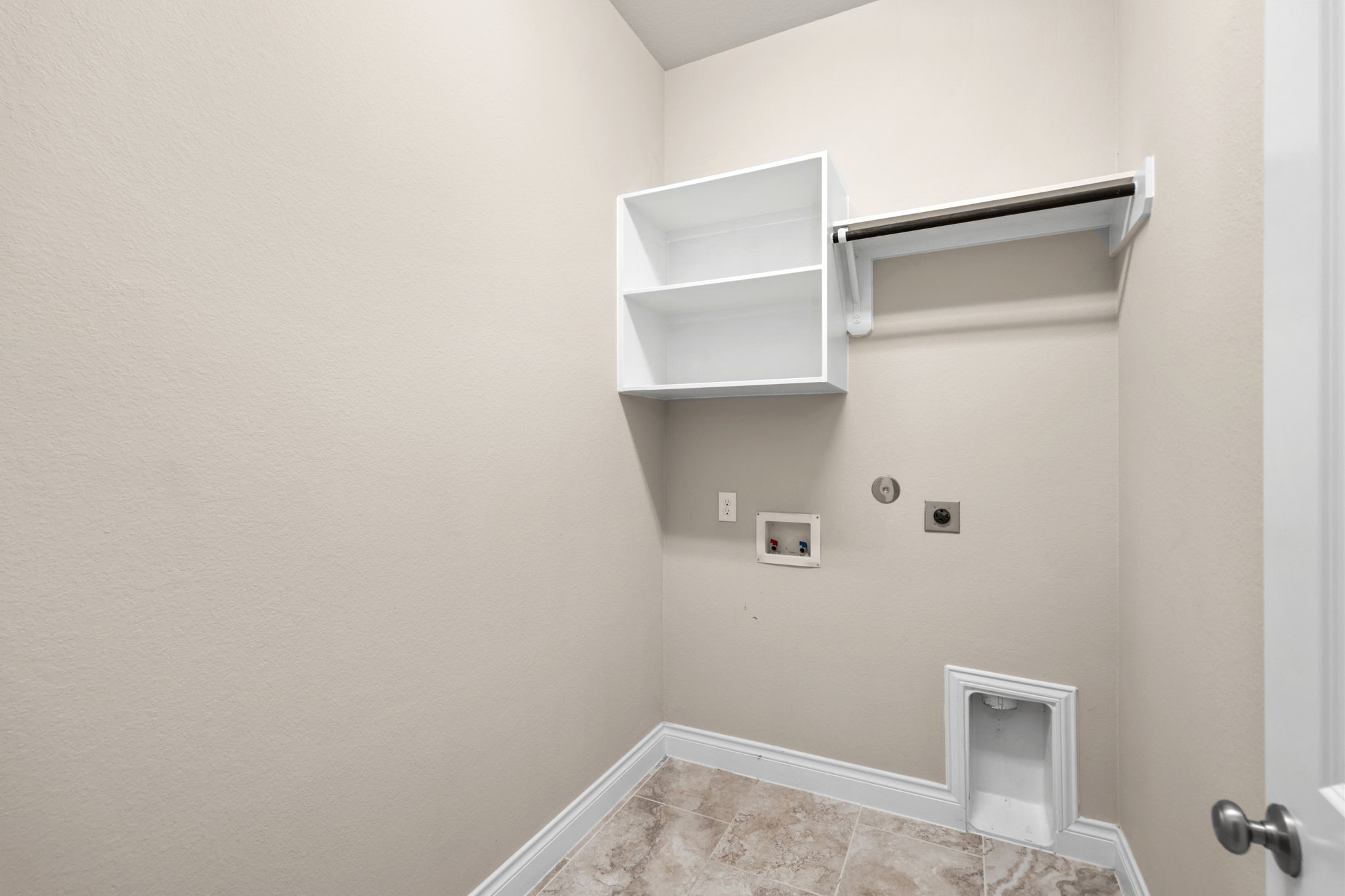 5615 Alexan Crest Drive Property Photo 15