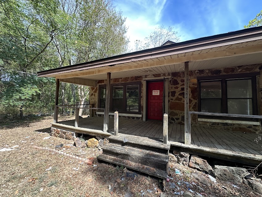 2800 Lake Street Property Photo 1