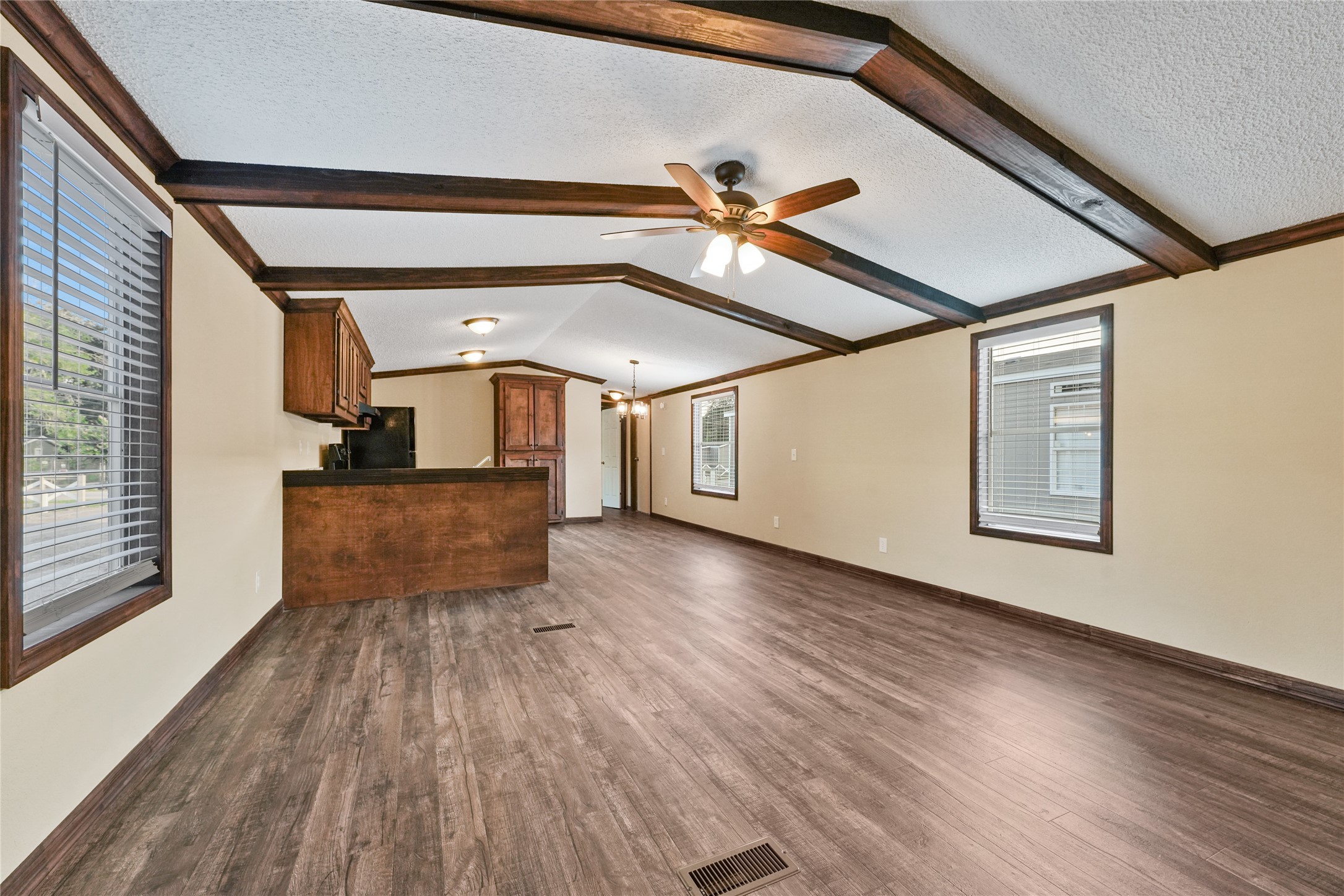 21395 Ruth Drive Property Photo 2