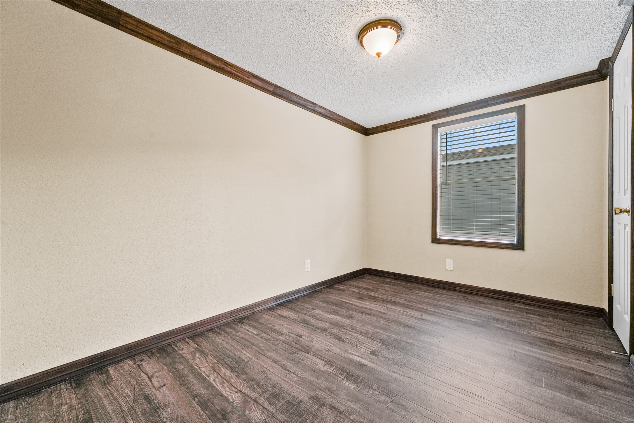 21395 Ruth Drive Property Photo 5