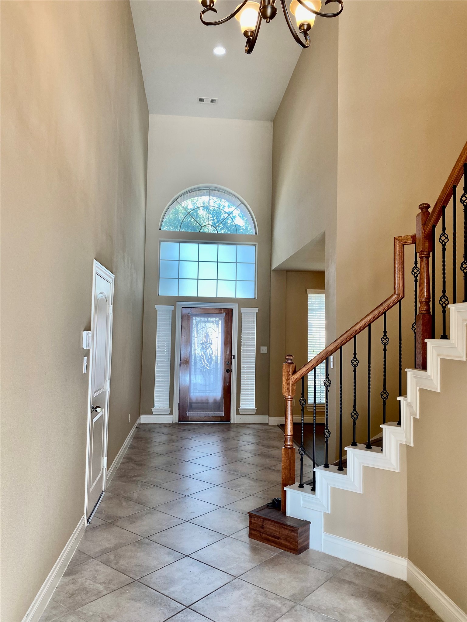 25503 Lockspur Drive Property Photo 2