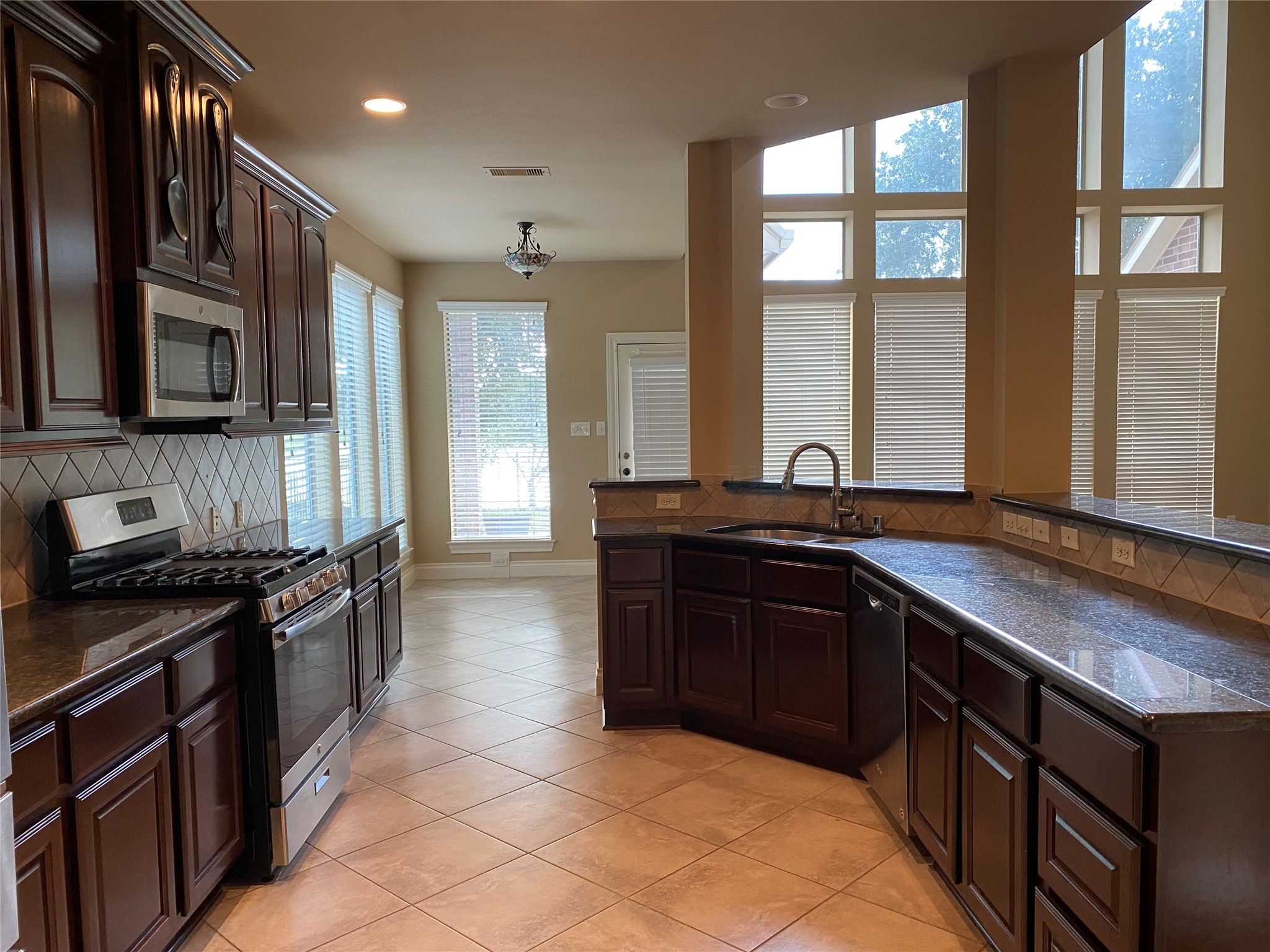 25503 Lockspur Drive Property Photo 13