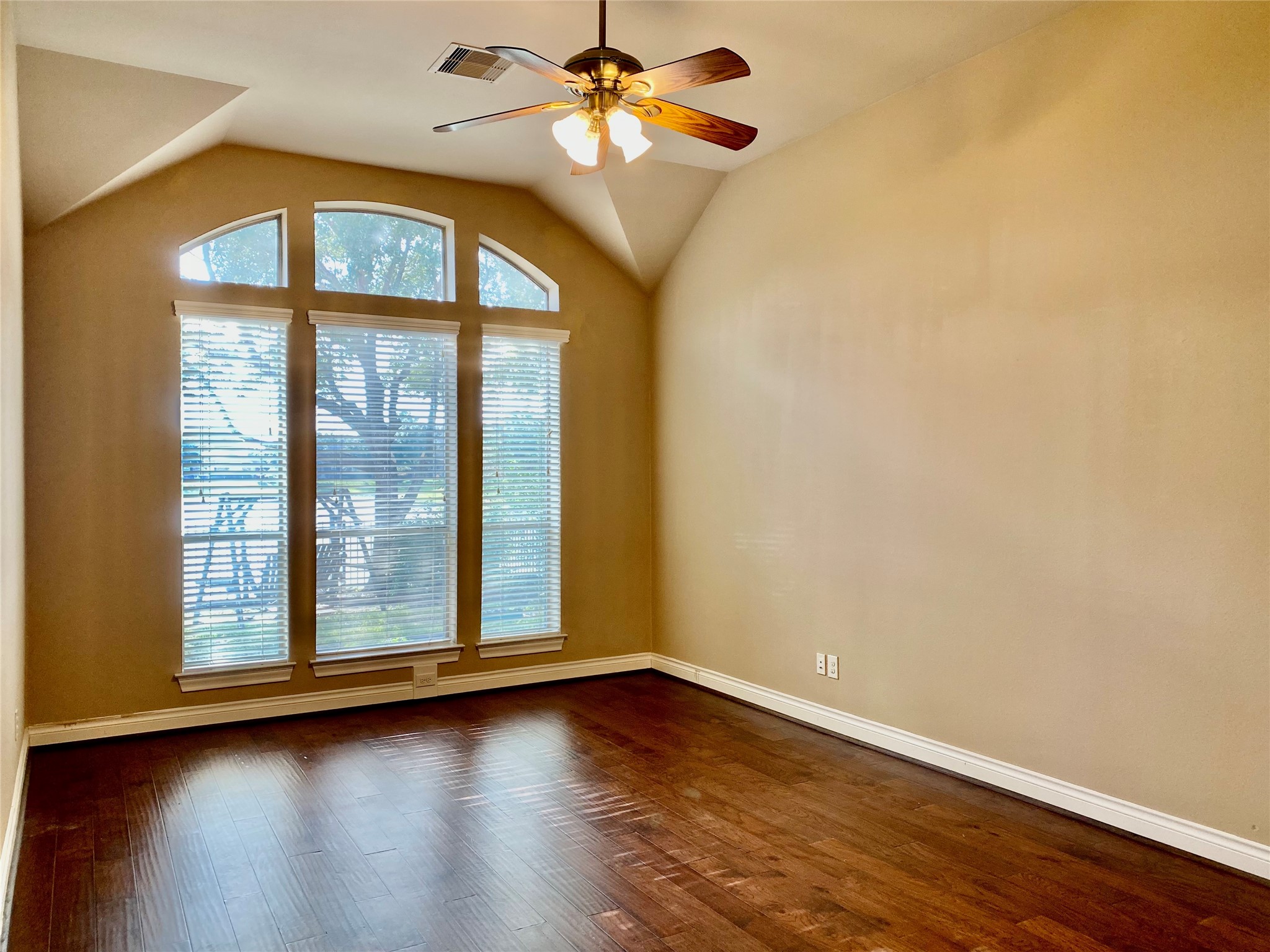 25503 Lockspur Drive Property Photo 16