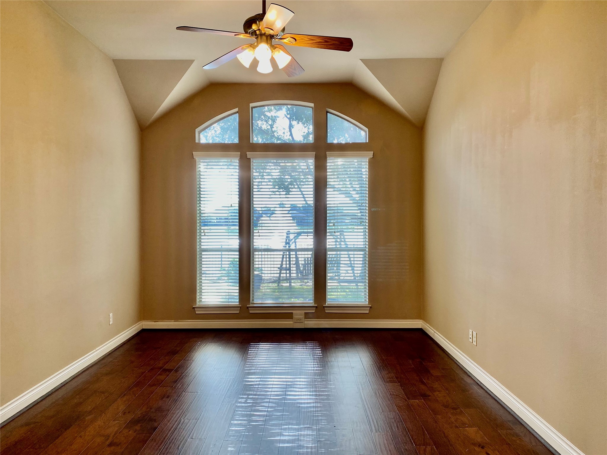 25503 Lockspur Drive Property Photo 17