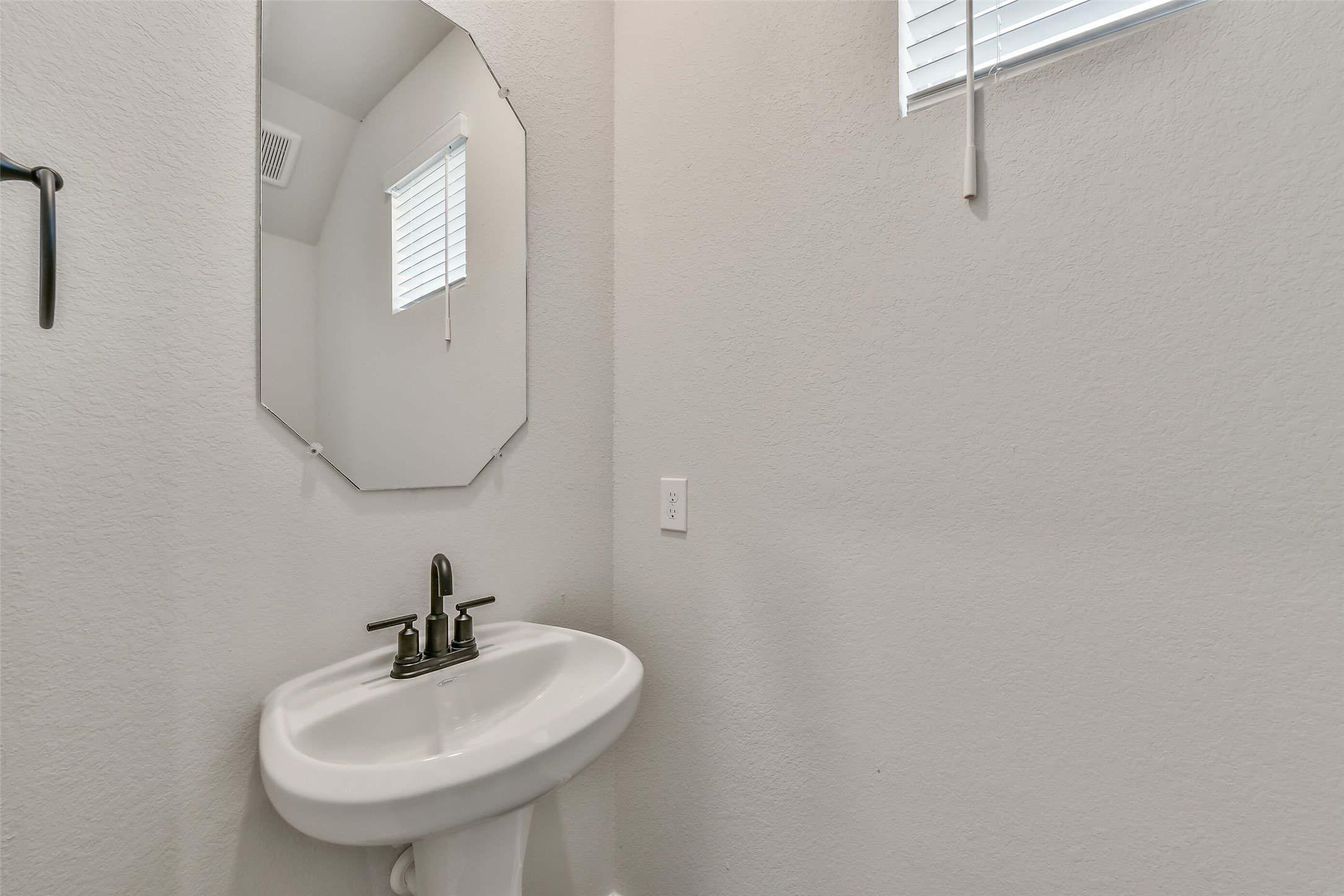 15439 Foresail Lane Property Photo 12
